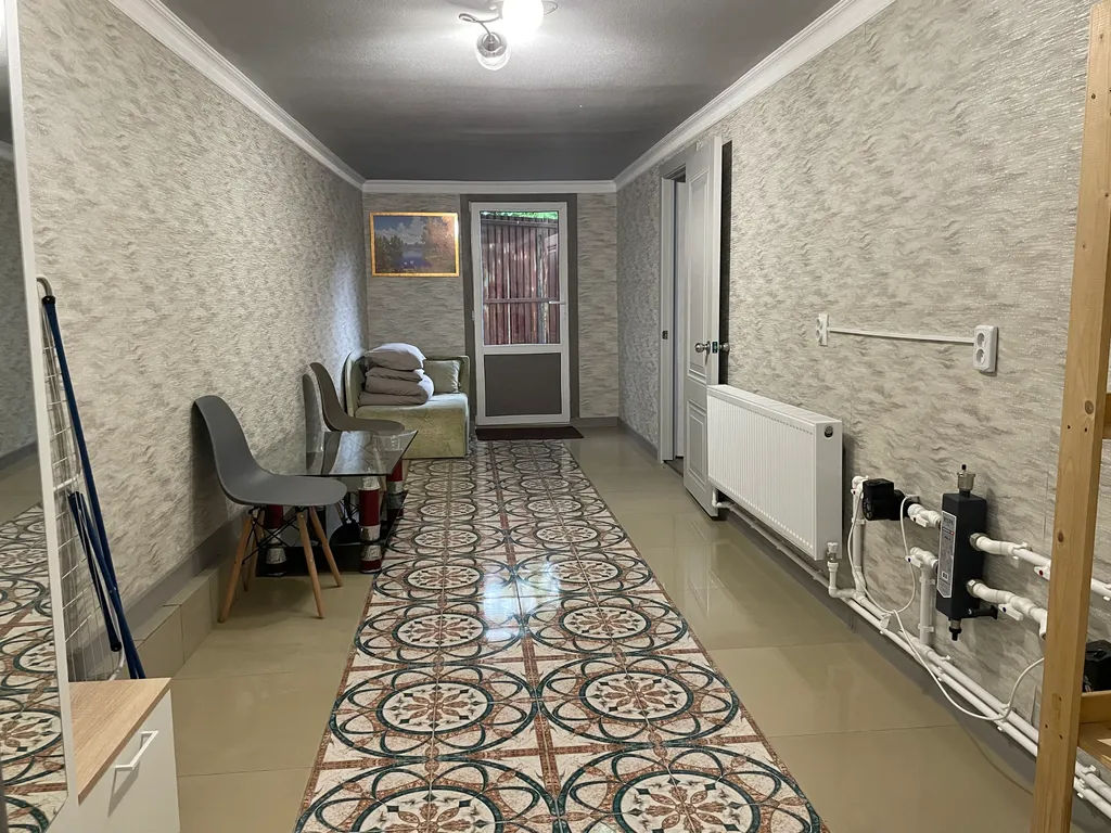 Частный дом в центре поселка