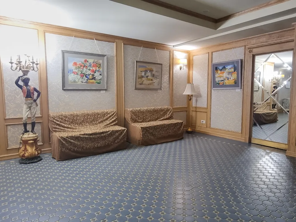 Aпаpтaмeнт c баcсейном и теpрaсой нa набеpeжной