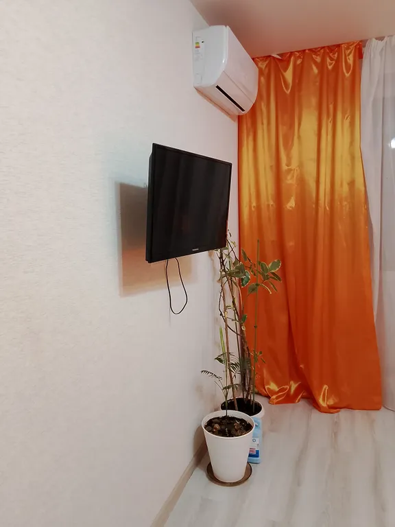 Светлая квартира с кондиционером рядом с парком Якутова