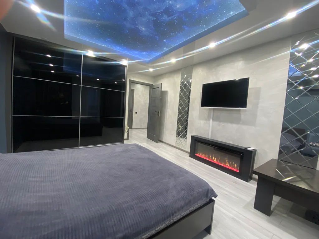 Дизайнерская 2к квартира с джакузи, камином и звездным небом в центре