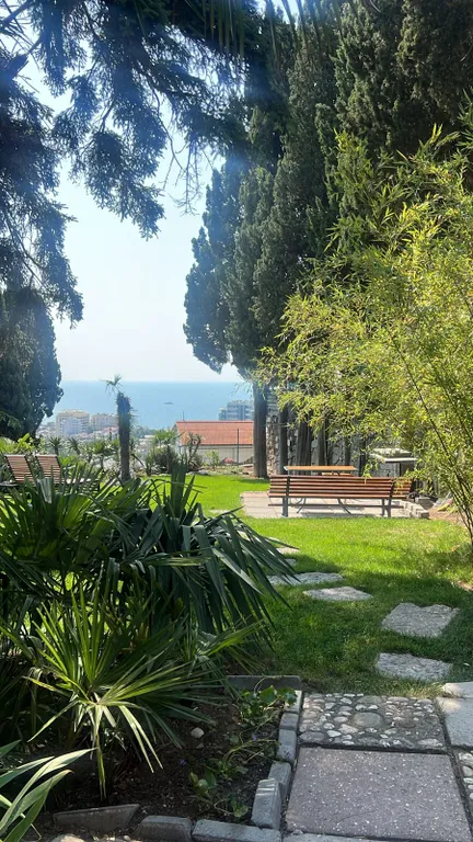 Этаж частного дома в центре