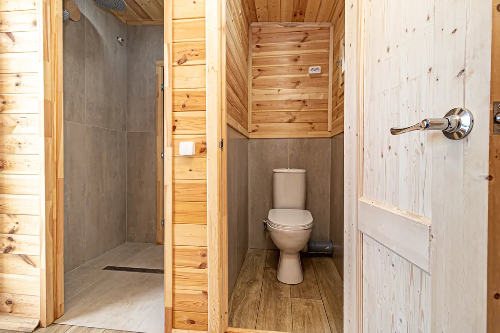 Уютный дом с теплым бассейном