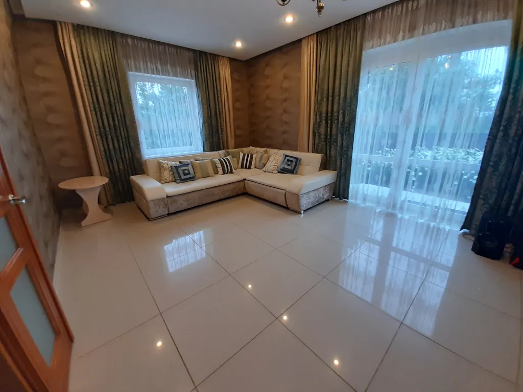 6-комнатный Дом