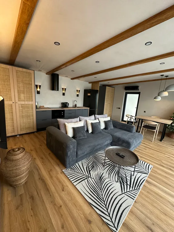 Коттедж Сосновый с джакузи на террасе