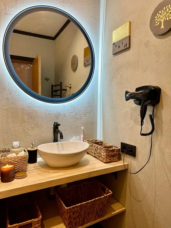 Новый коттедж с горячим бассейном