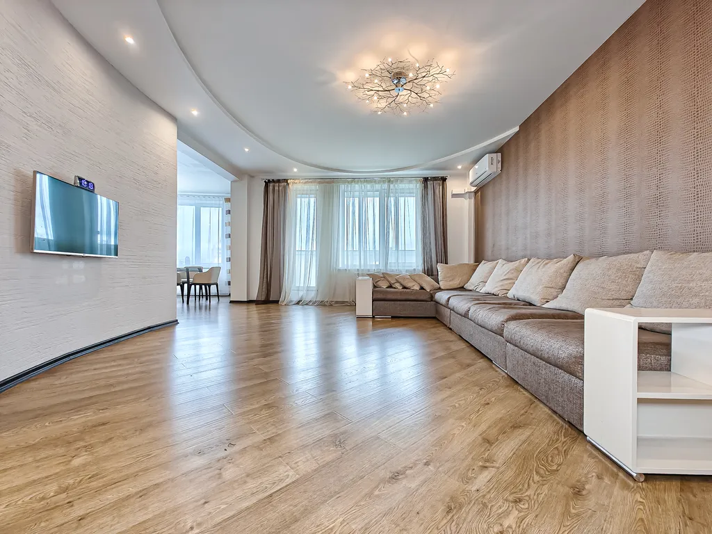 Шикарная квартира в самом центре с видом на центральный парк — аренда посуточно в Новосибирск