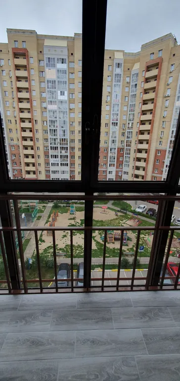 Уютная студия с отдельной спальной зоной, рядом с Иртышом