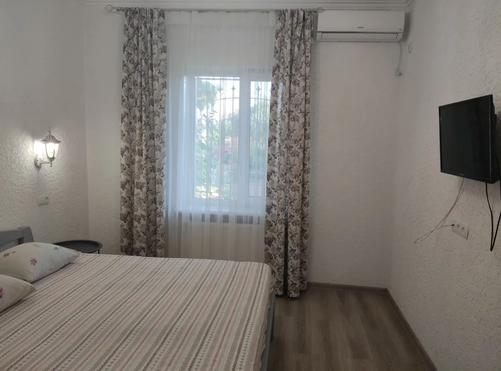 Квартира Отдельная 1-комнатная квартира 1 этаж 32 кв. метров у моря — Евпатория