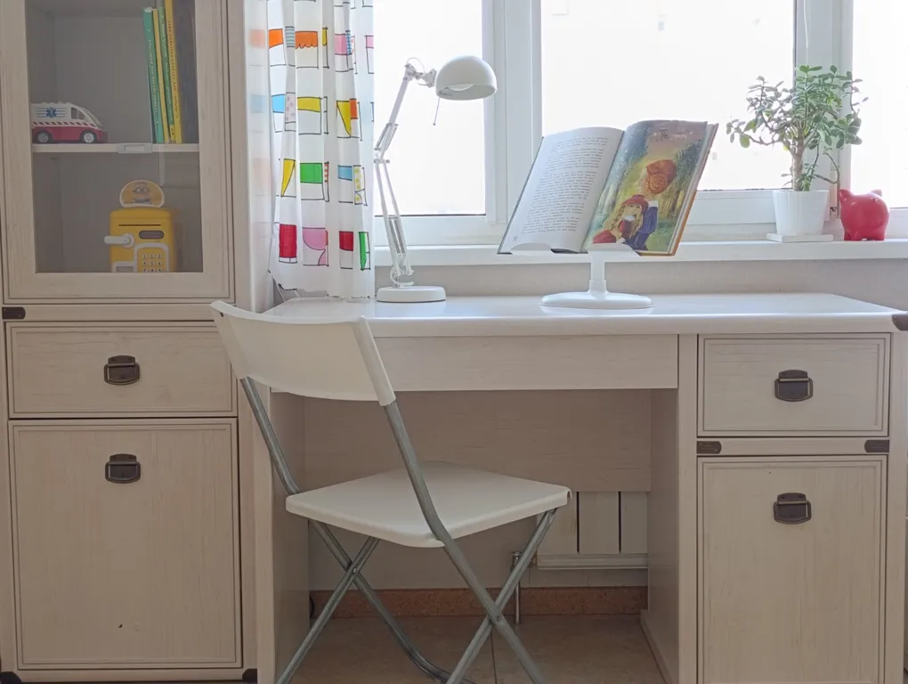 Светлая трёхкомнатная квартира у метро, 4 станции до центра, парковка