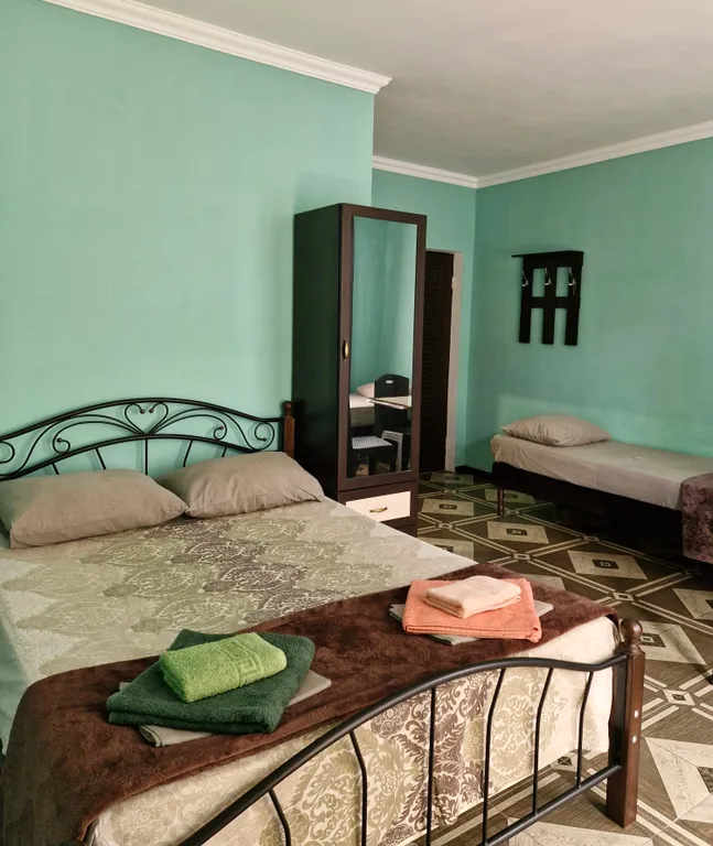 Семейная комната с отдельным выходом во двор