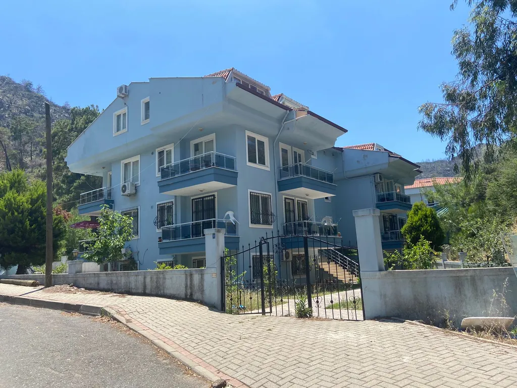 Апартамент с бассейном во дворе в райском уголке Ичмелера