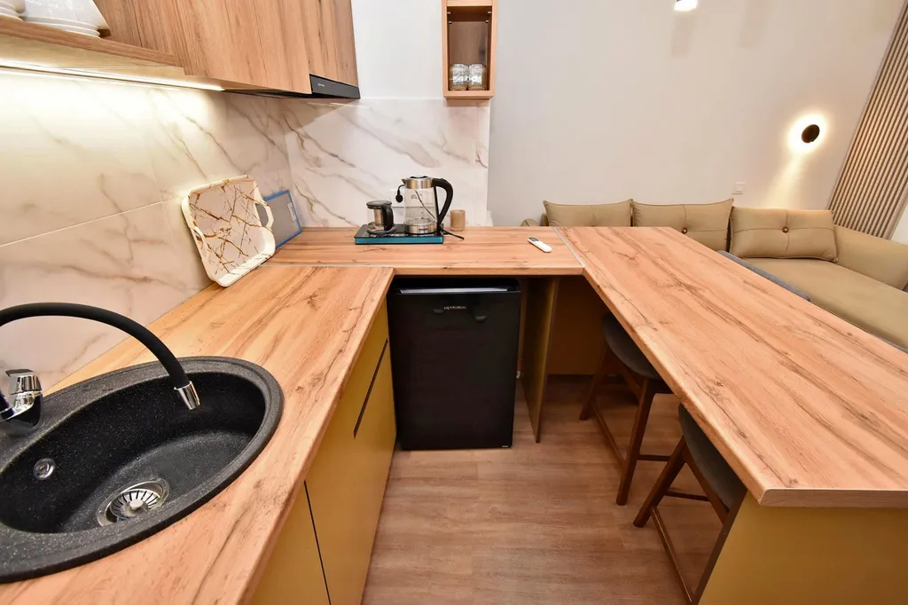 Студия Золотоe Aygestan plaza