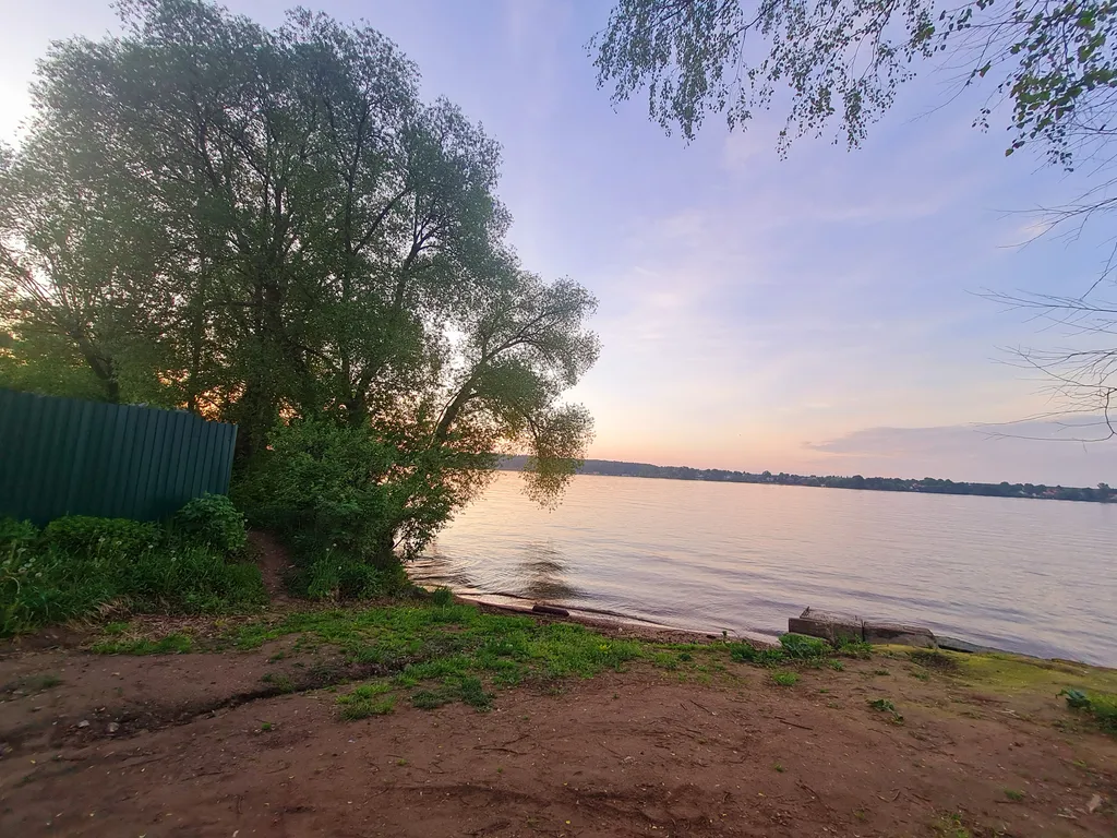 Дом на берегу водохранилища