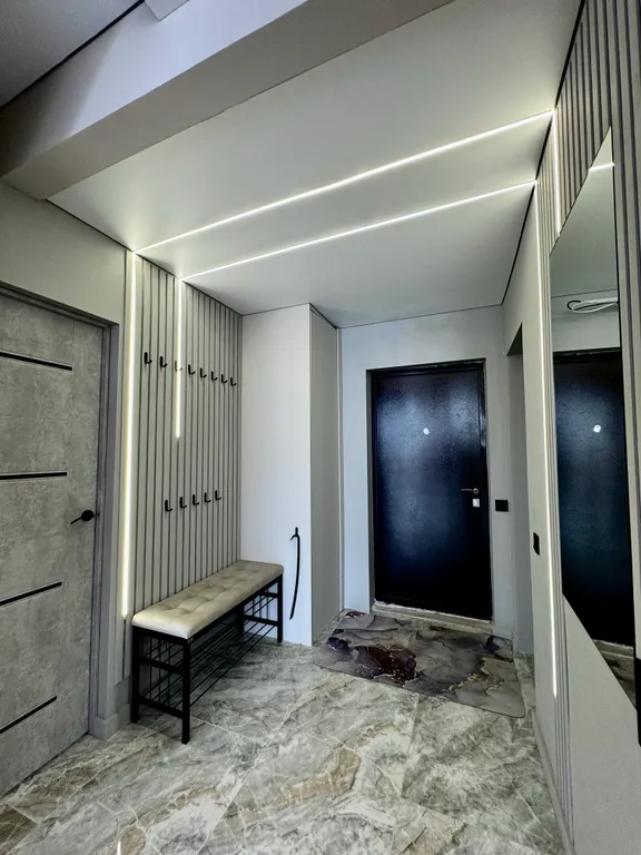 Дом с теплым бассейном на озере