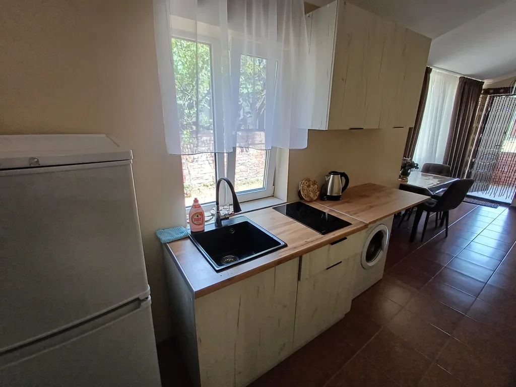 Коттедж Новый апарт-домик с выходом на уютный балкон в 5 минутах от моря — Сухум