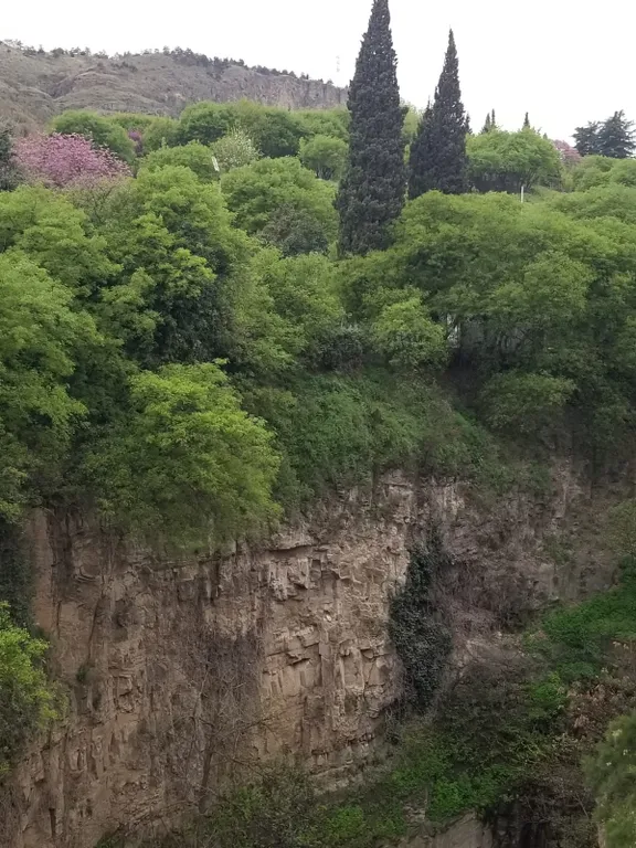 Дом над водопадом