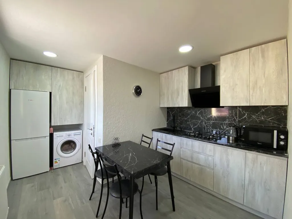 Квартира на 2-4 гостя с просторной террасой и бесплатной парковкой