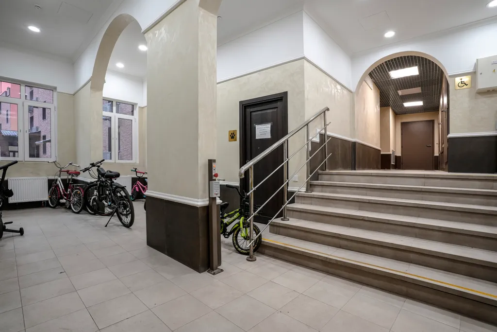 Luna Moscow — дизайнерская квартира с зеркальной мозаикой возле кровати