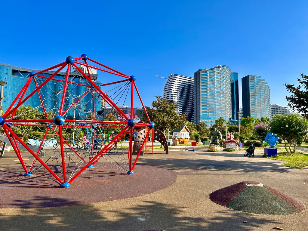 3-комнатный апартамент, бассейн + парковка, жк white sails