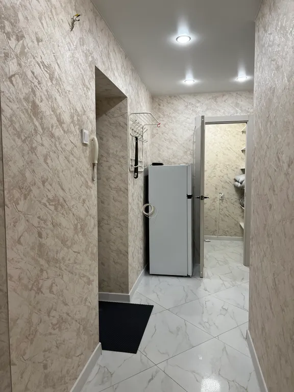 2-х комнатная квартира, ремонт новый, ЖД вокзал рядом