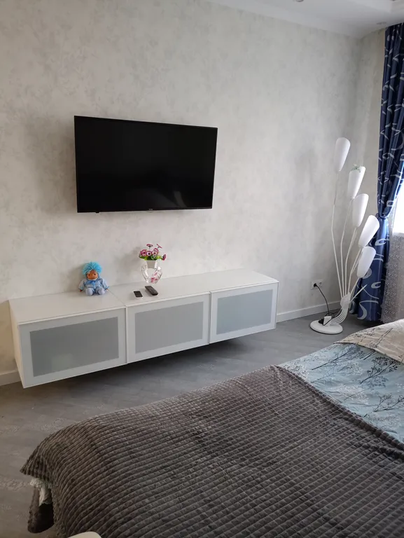 Новенькая квартира у метро, закрытый двор — аренда посуточно в Мурино