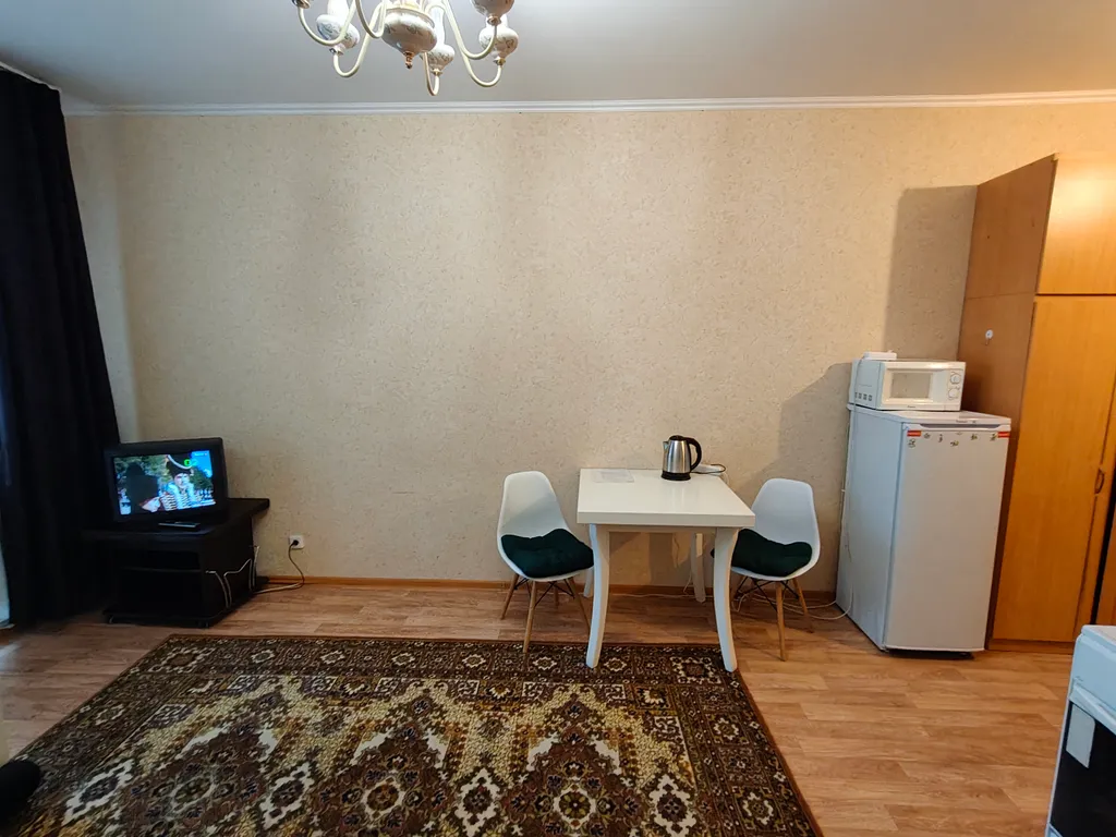 Студия рядом с ТЦ Аура