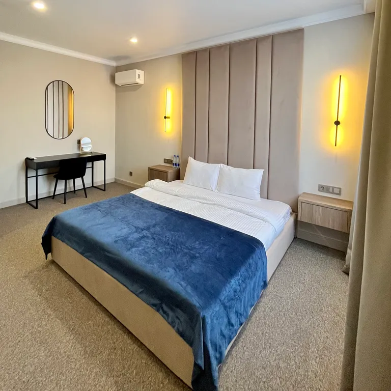 Коттедж с бассейном и баней