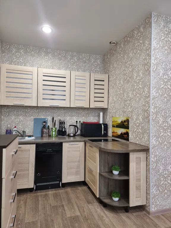 Отличная квартира с евроремонтом на Изыскателей 32В