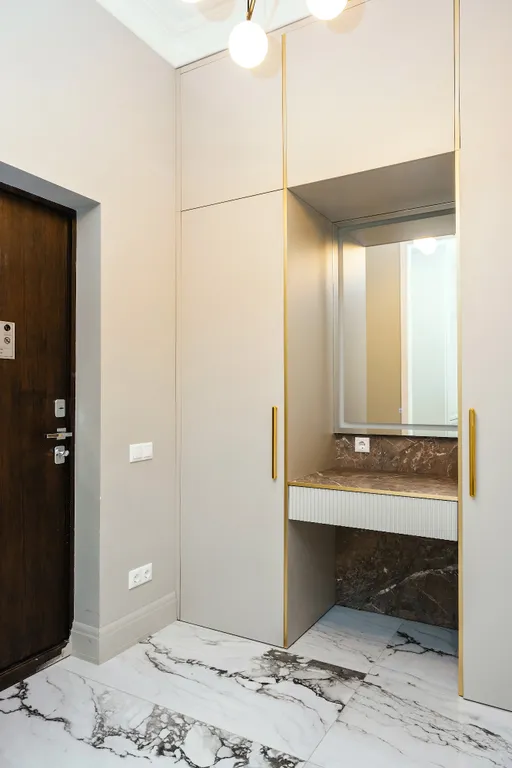 Стильные Апартаменты в центре Ялты «Yalta Plaza Holidays» 100м до Моря