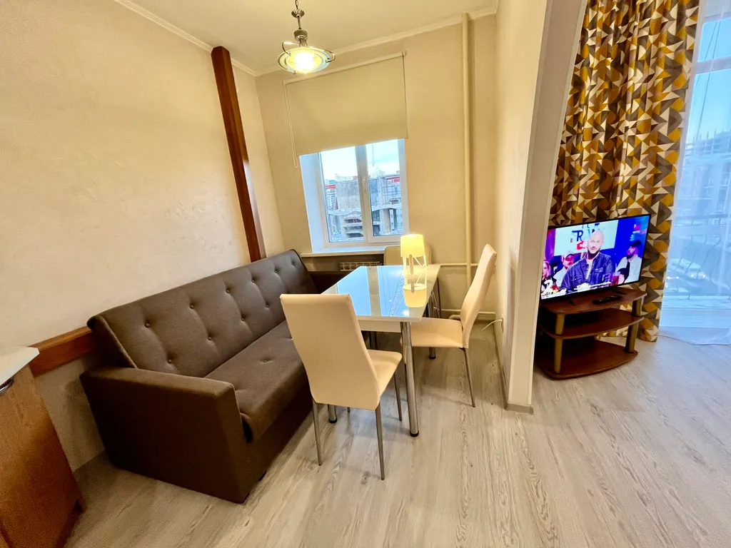 2-е апартаменты в самом центре с видом на город