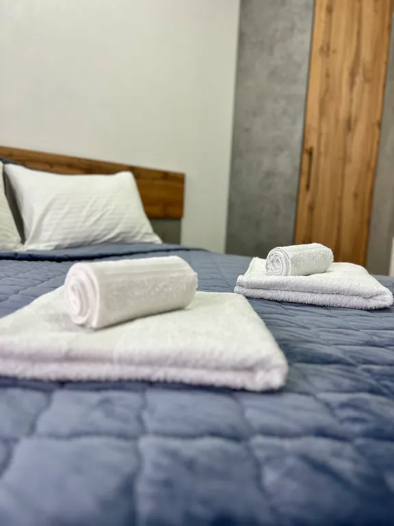 Уютная квартира Аэропорт Толмачево 5 минут(спальня+кухня-гостинная)