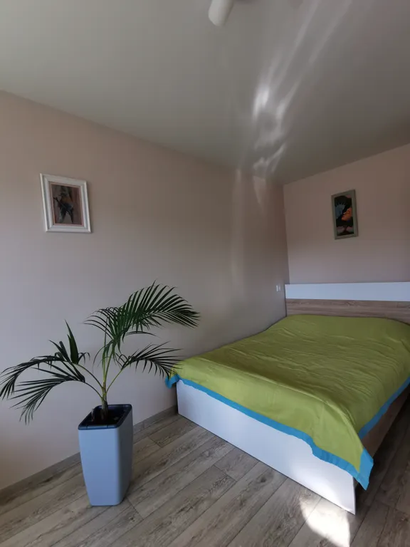 Новая светлая квартира с двумя балконами