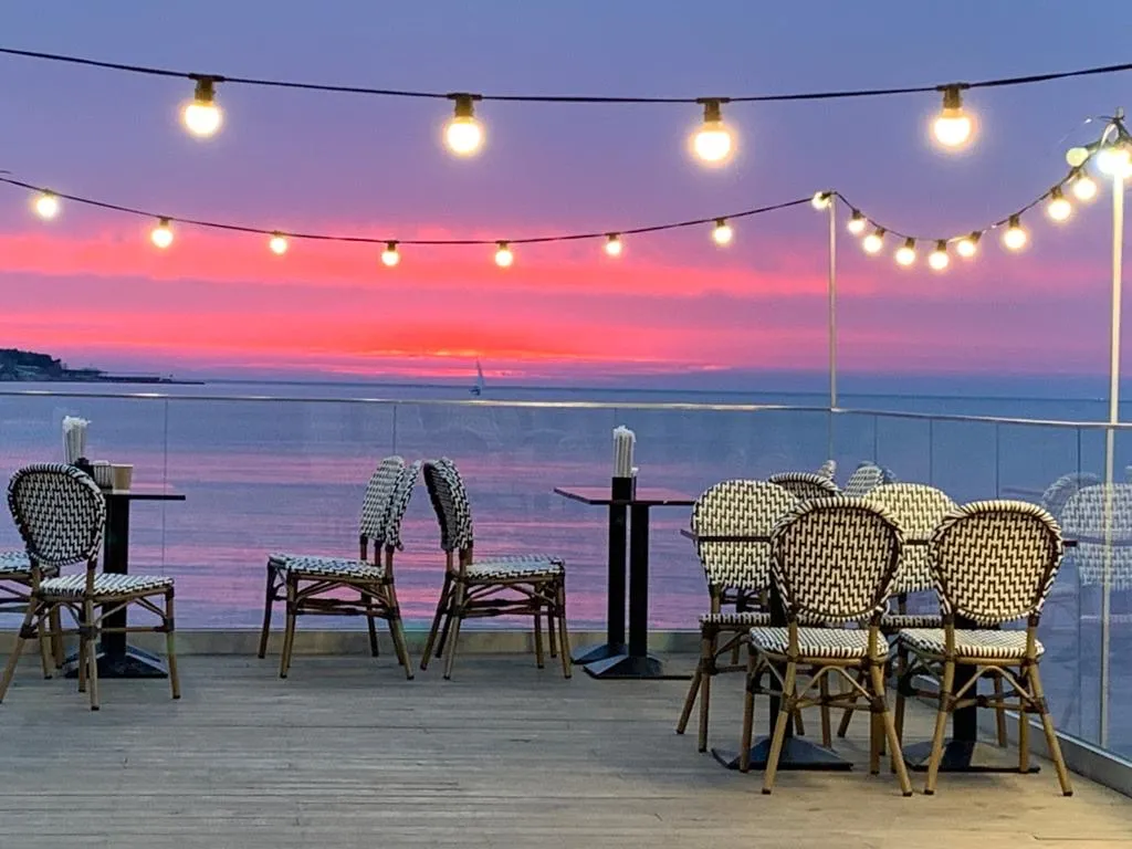 Квартира Апартаменты в ЖК Изумрудный город, на первой береговой линии, в центре — Геленджик