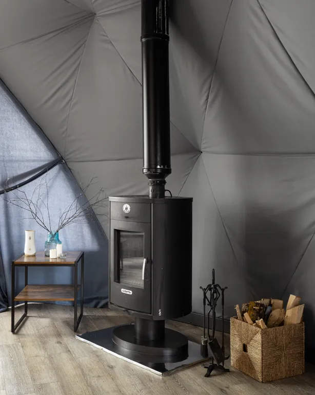 Сфера VIP с камином и купелью, с видом на море