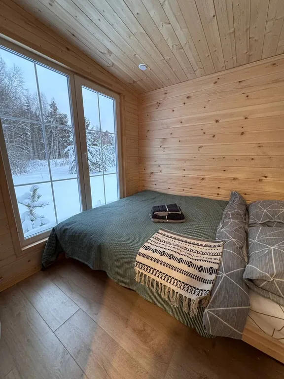 Уютный дом в лесу