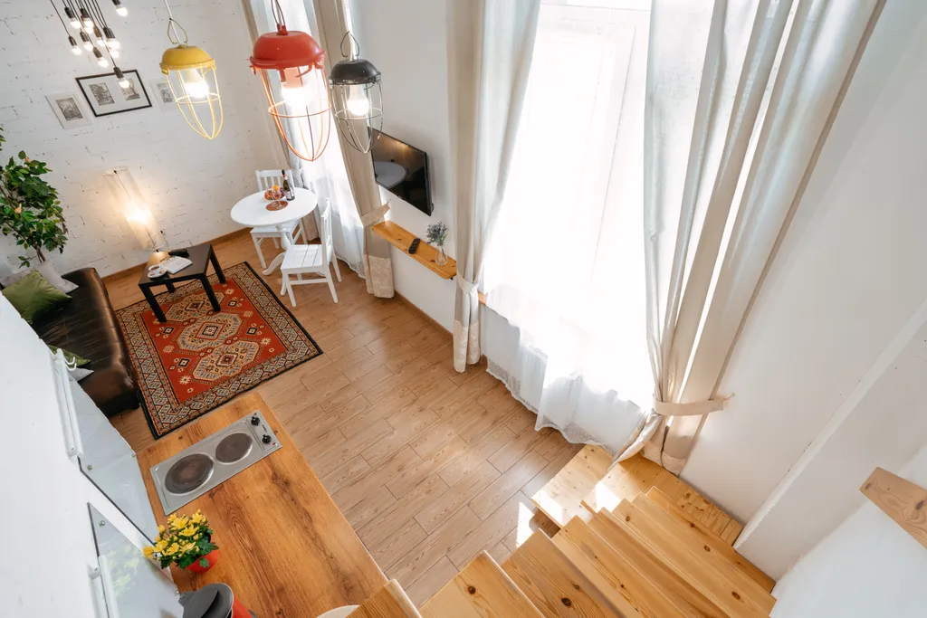 Двухуровневый дизайнерский лофт на берегу озера