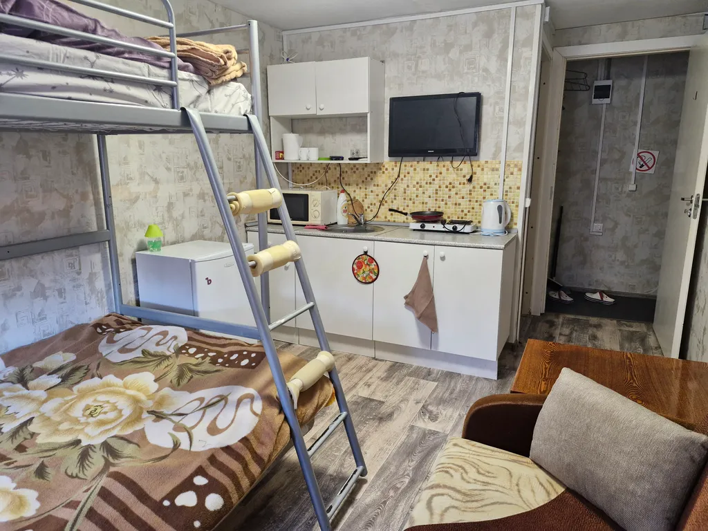 Домик для отдыха на берегу озера