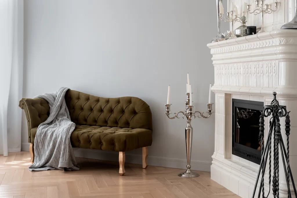 Уютная квартира с камином в центре