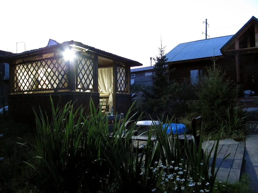 Уютный коттедж с террасой рядом с озером Парк кафе