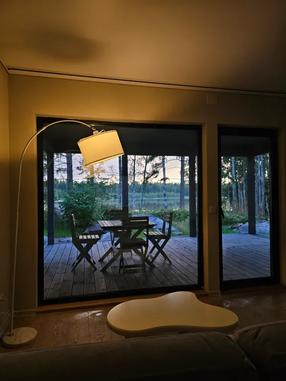 Вилла Nelli с видом на озеро и зоной барбекю среди каменной россыпи