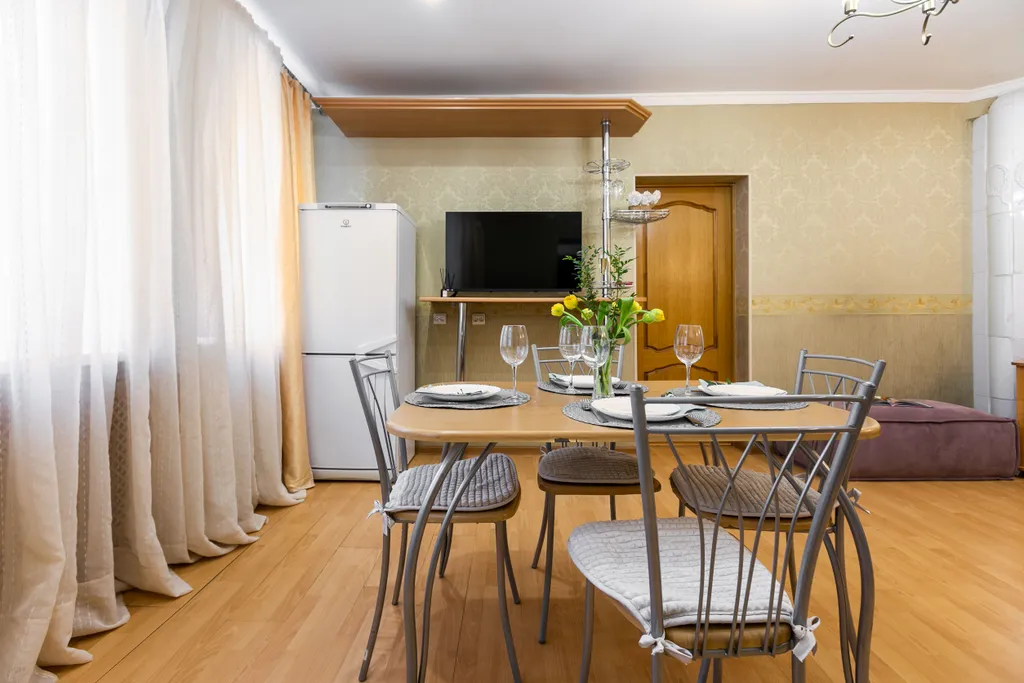 Рядом Невский, торговые центры, метро