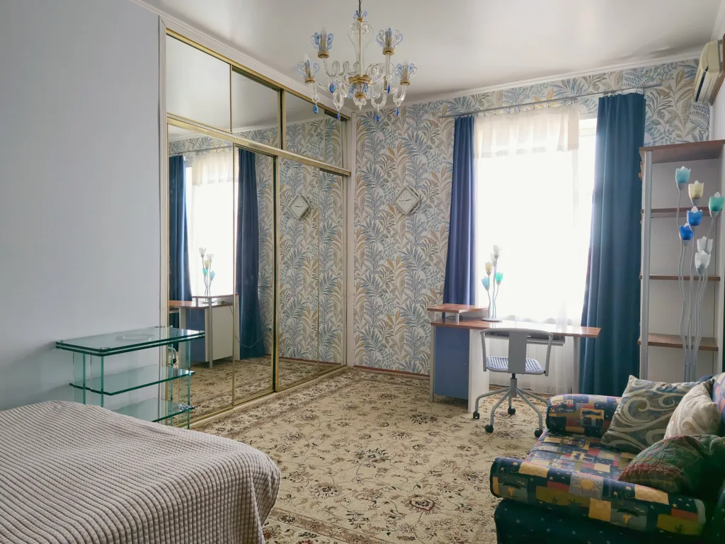 Квартира Уютная большая квартира около патриарших прудов — Москва