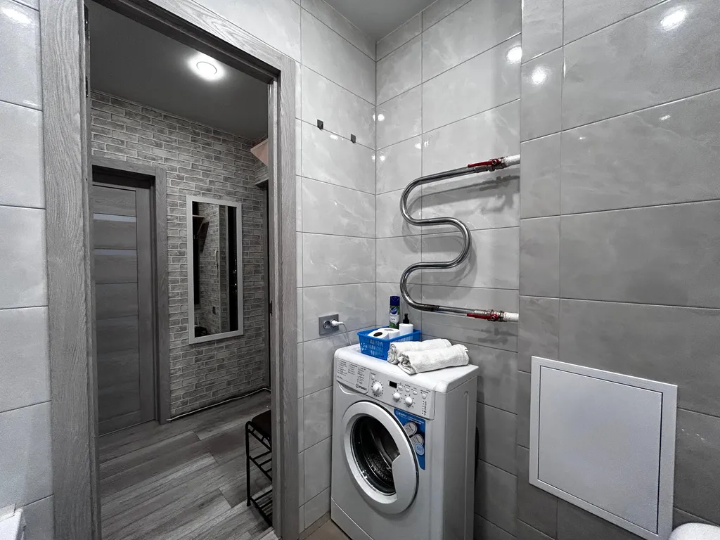 Современная квартира рядом с МНТК имени Федорова и СК Заря