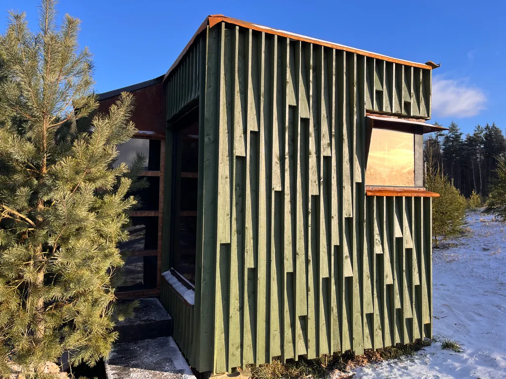 Домик на озере