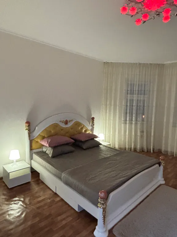 Просторная и удобная квартира — аренда посуточно в Нижневартовск