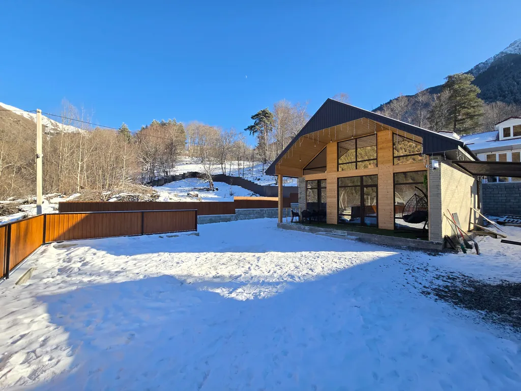 Уютный дом в горах