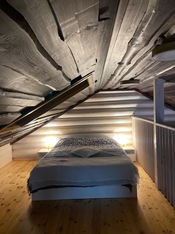 Сказочный дом в лесу