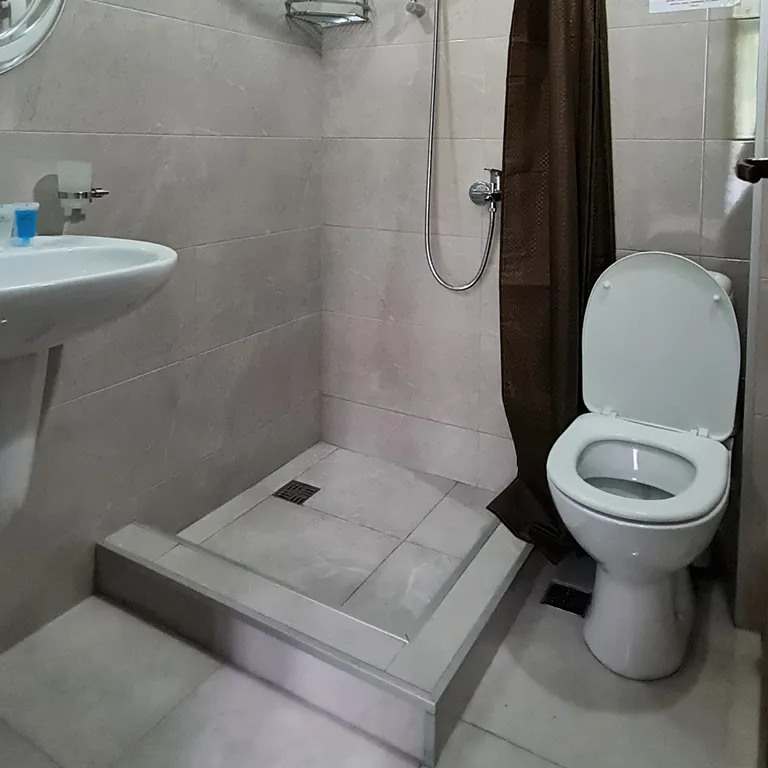 Студия у моря с балконом и видом на горы