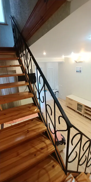 Жилой дом с внутренним двориком, рядом море