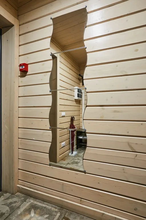 Просторный коттедж с 4 спальнями, камином и террасой